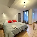 Appart'village Le Vieux Centre T1,t2,t3 - Parking - Thermes Appartement
