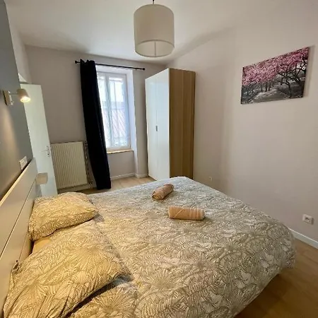 Appart'village Le Vieux Centre T1,t2,t3 - Parking - Thermes شقة *