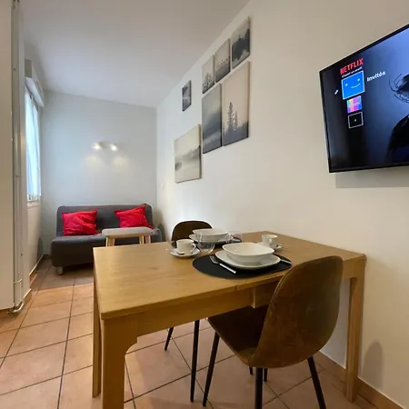 Apartment Appart'village Le Vieux Centre T1,t2,t3 - Parking - Thermes