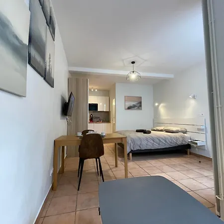 Apartment Appart'village Le Vieux Centre T1,t2,t3 - Parking - Thermes *