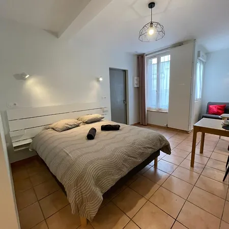 Apartment Appart'village Le Vieux Centre T1,t2,t3 - Parking - Thermes